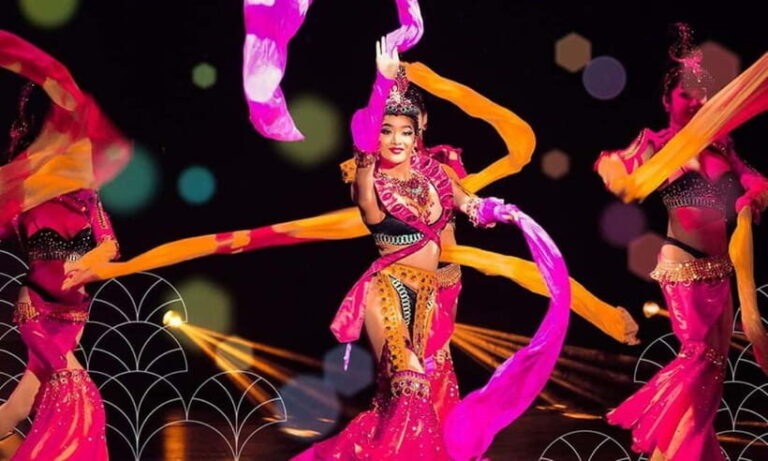 Phuket: Simon Cabaret Show Tickets Optional First 3 Rows - The Value of the Experience