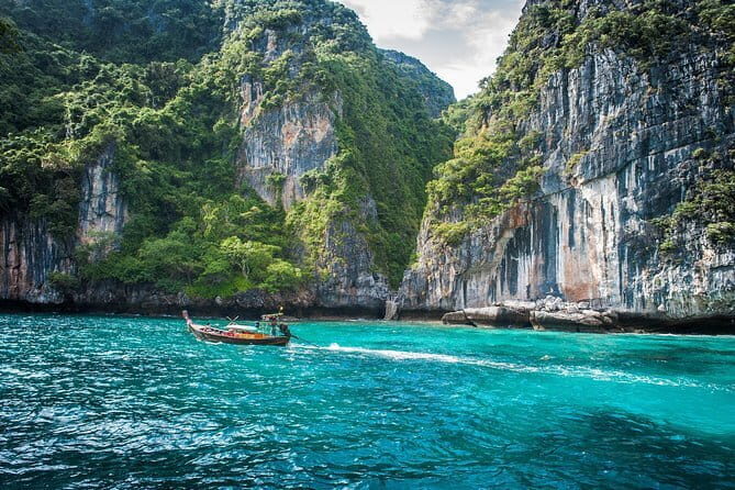 Phuket to Phi Phi Islands: Daytime Discovery Tour - Detailed Breakdown of the Itinerary