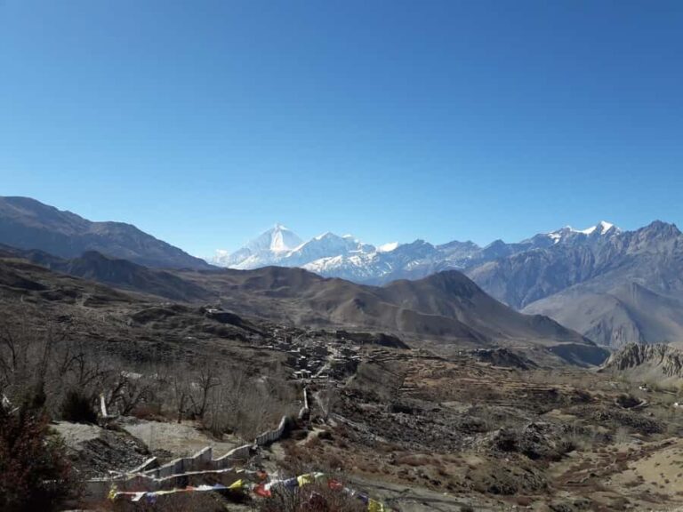 Pokhara: 4-Day Jomsom and Muktinath Trek with Guide - Transportation & Group Experience