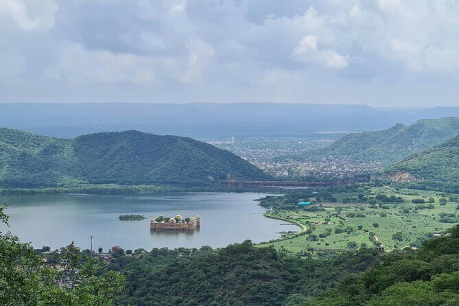 Private 1 Day Luxury Jaipur City Tour From Delhi By Car - Exploring Jaipur’s Most Famous Sights