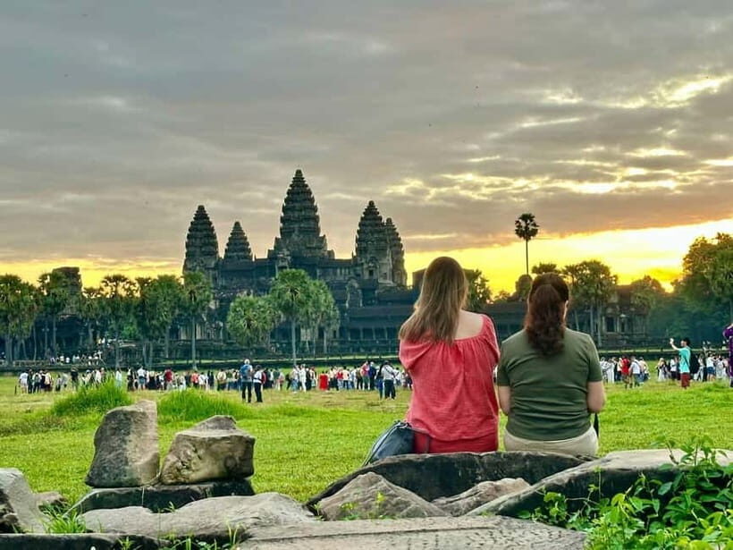 Private Angkor Wat Small Tour By English Speaking-Guide - A Closer Look at the Experience