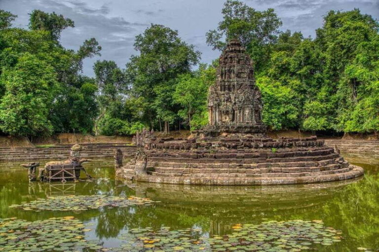 Private Banteay Srei and Grand Tour Leading by expert guide - What Makes This Tour Stand Out?