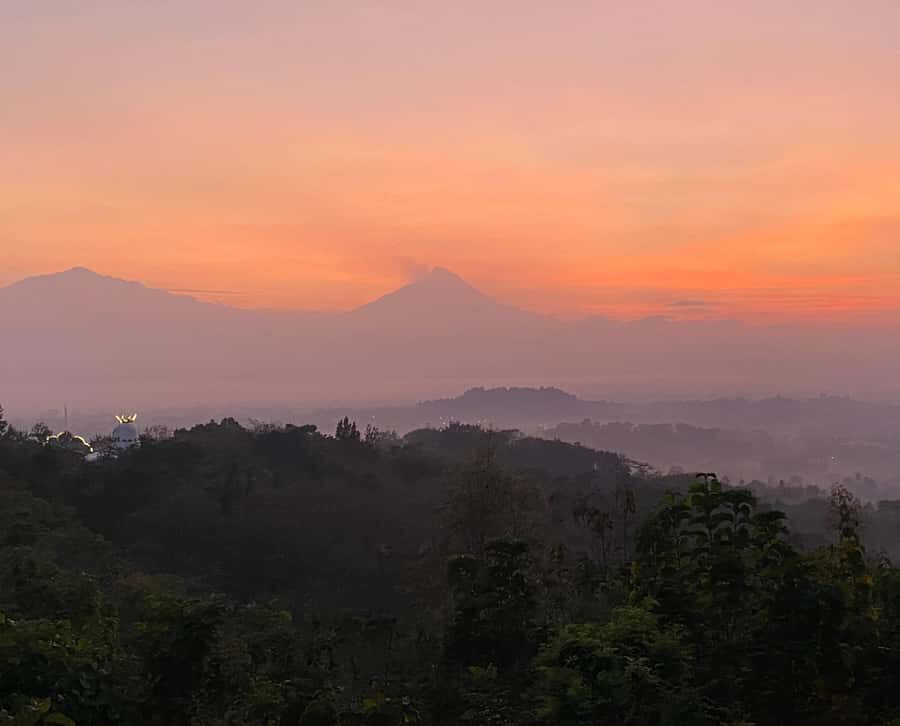 Private car Sunrise Setumbu Hill Borobudur & Prambanan - Setumbu Hill: Witnessing the Sunrise