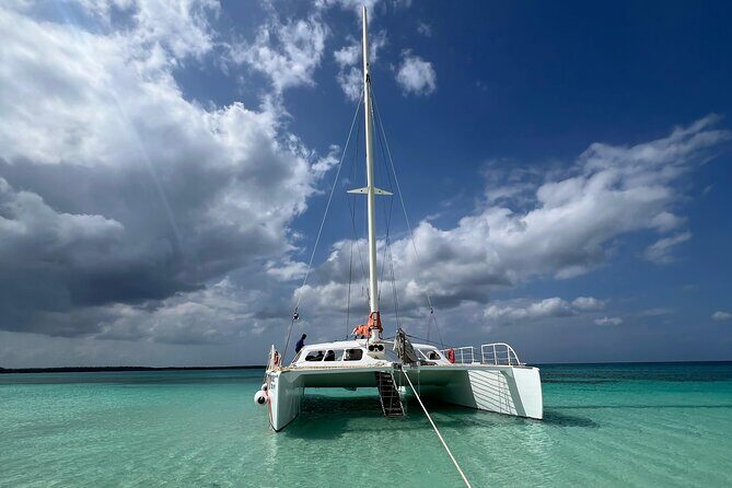 Private Catamaran Cruise to Bahia de las Aguilas - What to Expect from the Cruise