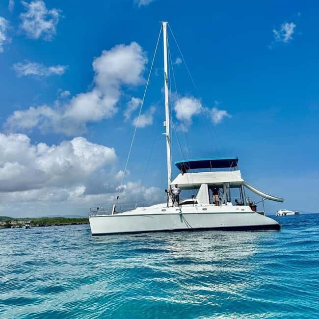 Private catamaran for groups with Lunch & Drinks - The Itinerary Breakdown