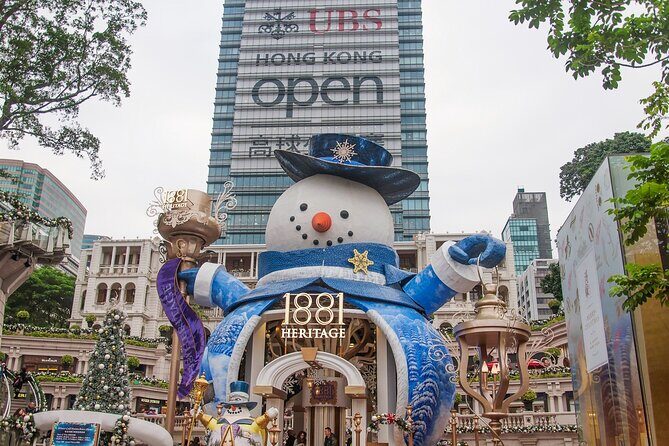 Private Christmas Walking Tour Hong Kong and Egg Waffle Treat - Authentic Insights from Reviews
