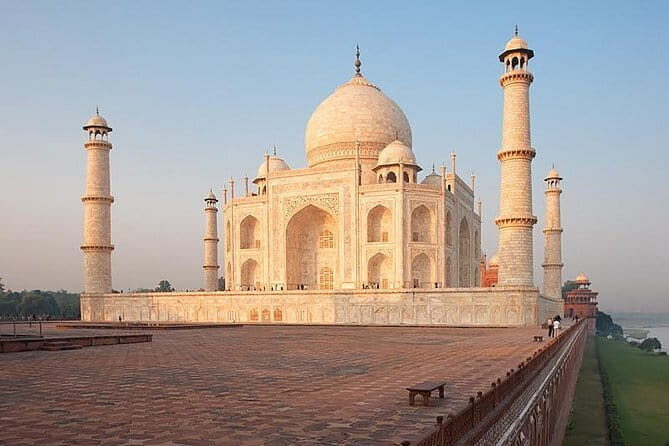Private Full-Day Taj Mahal Tour from Delhi with Entrance & Lunch - Practical Aspects and Value Analysis