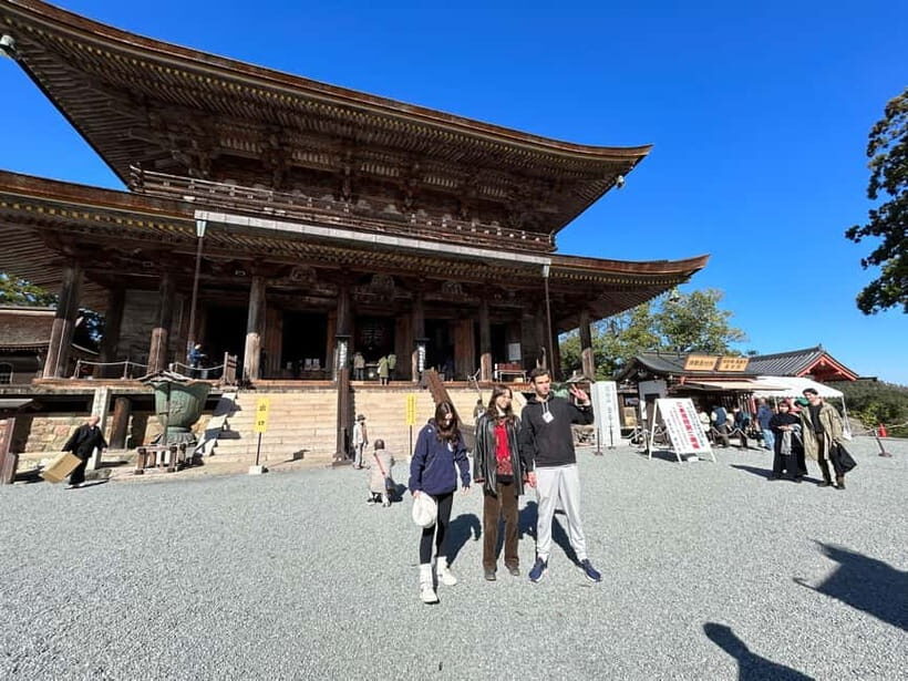 Private Guided Half-Day Walking Tour in Yoshinoyama - What to Expect from Your Guided Experience