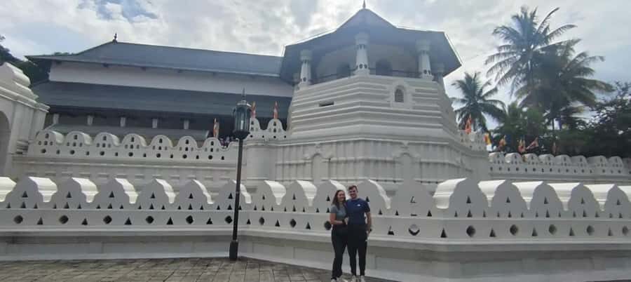 Private Kandy Day Tour: Ambuluwawa Tower & Hidden Temples - Visiting the Ambuluwawa Tower