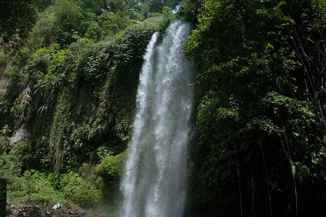 Private Lombok Historical Sightseeing and Waterfall Tour - The Highlights of the Itinerary