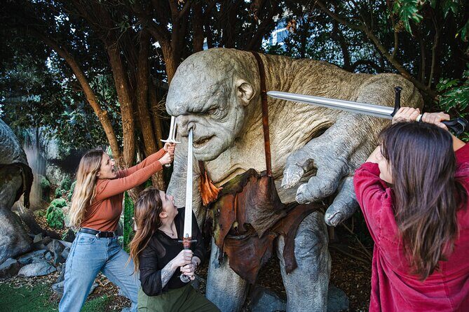 PRIVATE Lord of the Rings 1/2 Day Tour including keepsake - Transportation and Group Size
