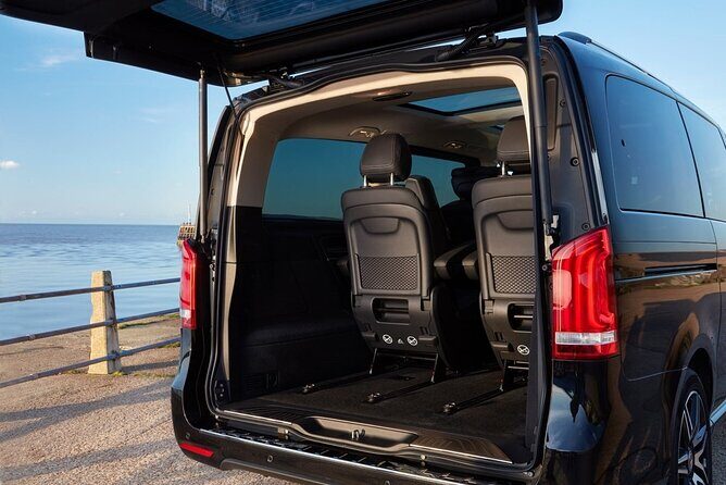 Private Luxury Airport Transfer to/from Central Auckland - Detailed Breakdown of the Experience