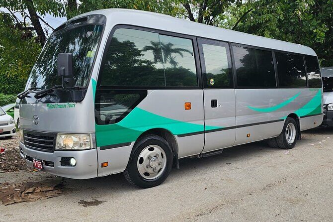 Private Roundtrip Sangster Airport to/ from Grand Palladium - Comfort and Convenience During the Ride