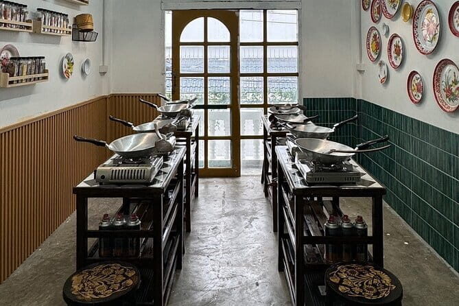 Private Tour: Grand Palace,Wat Phra Kaew, Museum&Cooking Class - Transportation and Logistics