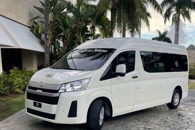 Private Transfer between Punta Cana Airport and Bavaro Hotels - Vehicles and Comfort  