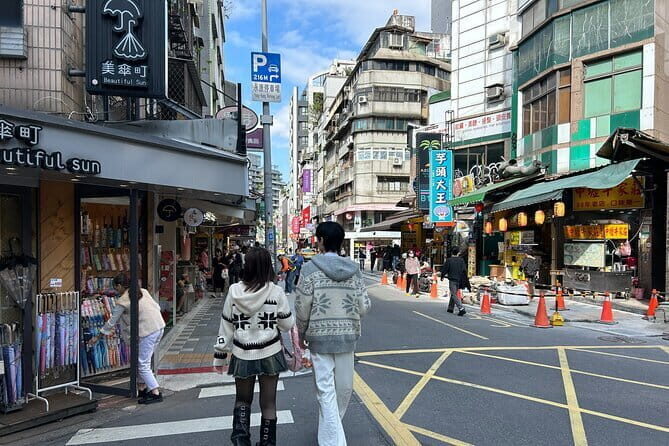 Private Walking Food Tour in Taipei - Shida Rd.: The First Bites