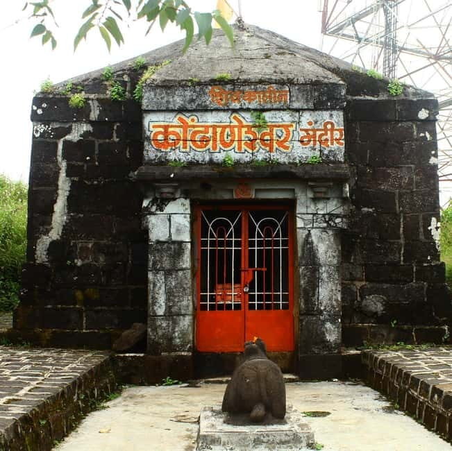 Pune: Sinhagad Fort Hike & Zapurza Museum Full Day Car Tour - Why Sinhagad Fort?