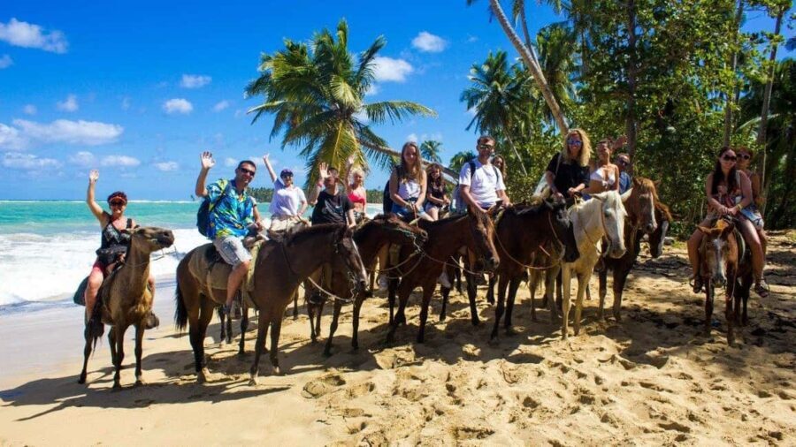 Punta Cana: Horseback Scenic Adventure to Montaña Redonda - Transportation and Group Size