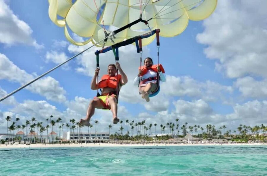 Punta Cana: Parasailing Experience with Round-Trip Transfer - What Makes This Parasailing Tour Stand Out