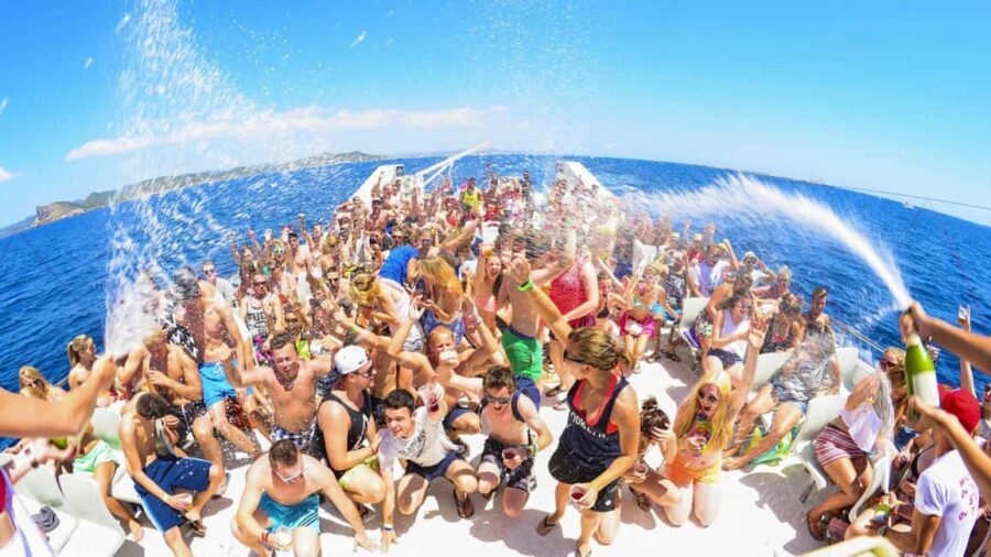 Punta Cana: Party Boat Booze Cruise with Hotel Transfers - The Itinerary: What to Expect on the Day