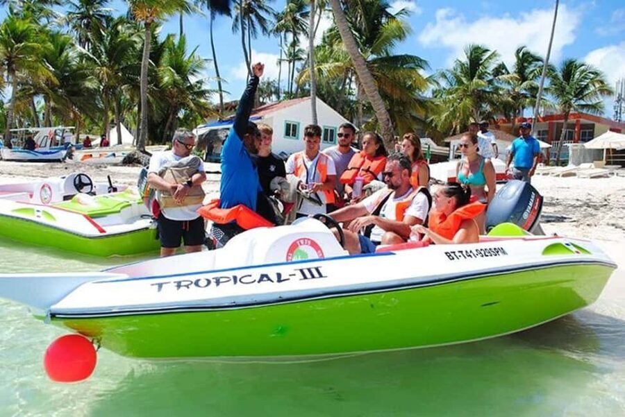 Punta Cana: Speedboat Adventure with Guide - The Itinerary: How the Hour Unfolds
