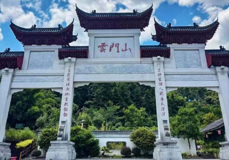Qingzhou: Ancient City, Museum, and Yunmen Mountain Tour - Qingzhou Ancient City: Stepping Back in Time