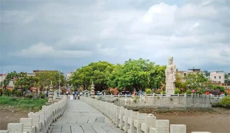 Quanzhou: Xunpu Village, Kaiyuan Temple and West Street Trip - Practical Details and Value