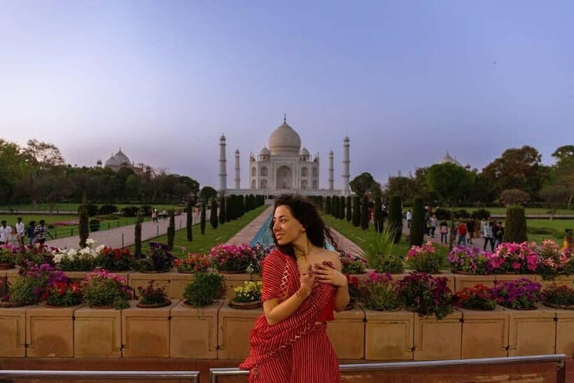 Rent a sari or kurta pajama for Taj Mahal visit & picture - The Itinerary and Experience Breakdown