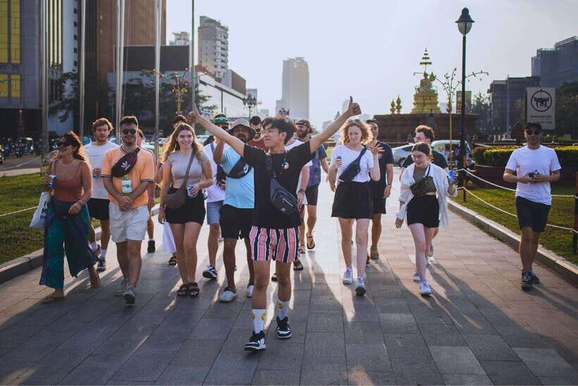 Riverside Walking Tour with Snack, Drinks & Local Ferry Ride - Whats Included & What to Consider