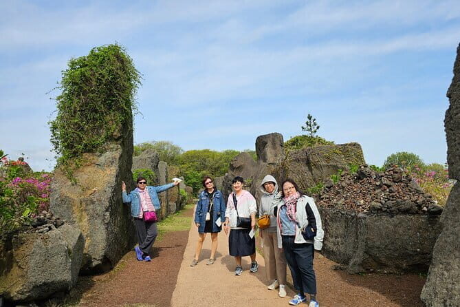 Round Trip Private Transport to Jeju Stone Park - Who Should Book This Tour?