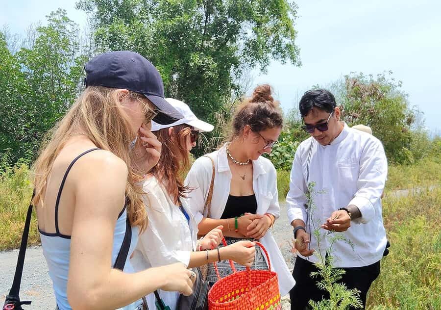 Samut Sakhon: Gastronomy Farm to Table Cooking Experience - Practical Details & What to Expect