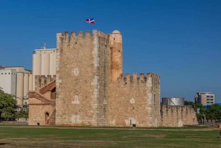 Santo Domingo: Family-Friendly Private Walking Tour - Practical Details and What’s Included