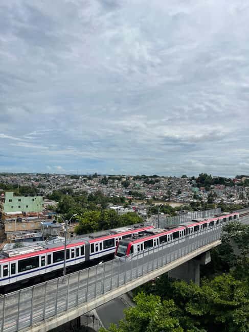 Santo Domingo: The Authentic Dominican Neighborhood Tour - Detailed Breakdown of the Itinerary