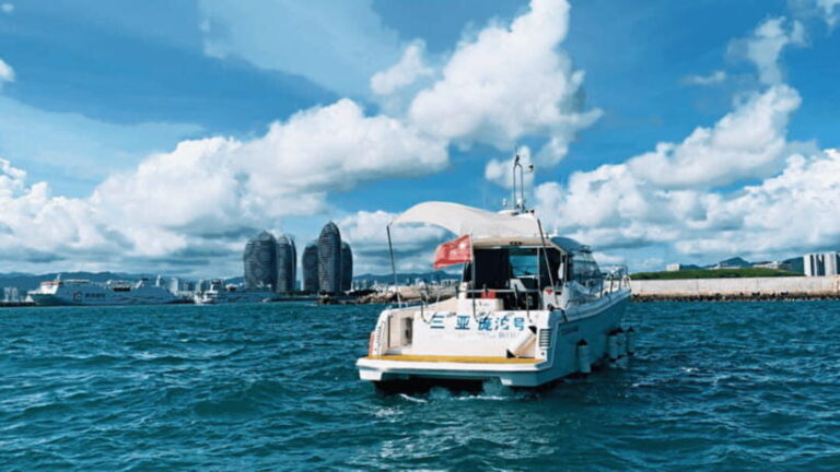 Sanya: Yacht or Catamaran Sailing Experience - An In-Depth Look at the Sanya Yacht or Catamaran Tour  