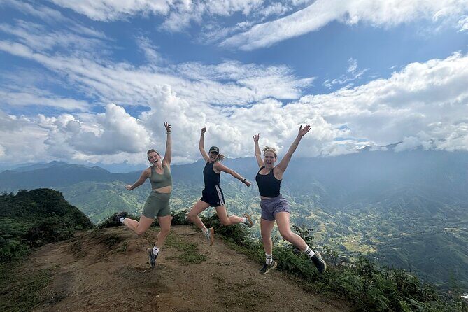 Sapa 2-Day Trek: Hmong Villages, Rice Terraces & Homestay - Meeting Point and Timing  