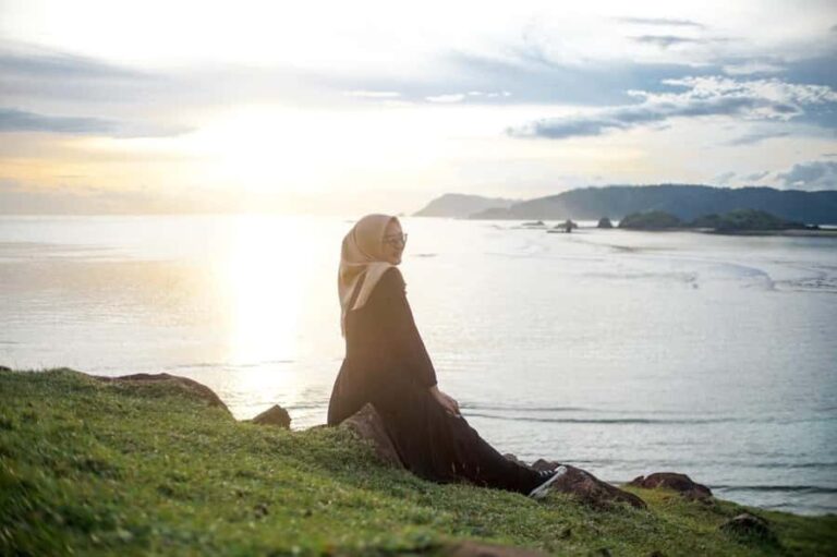 Sasak Heritage & South Beach Tour - Beautiful Beaches and Breathtaking Views