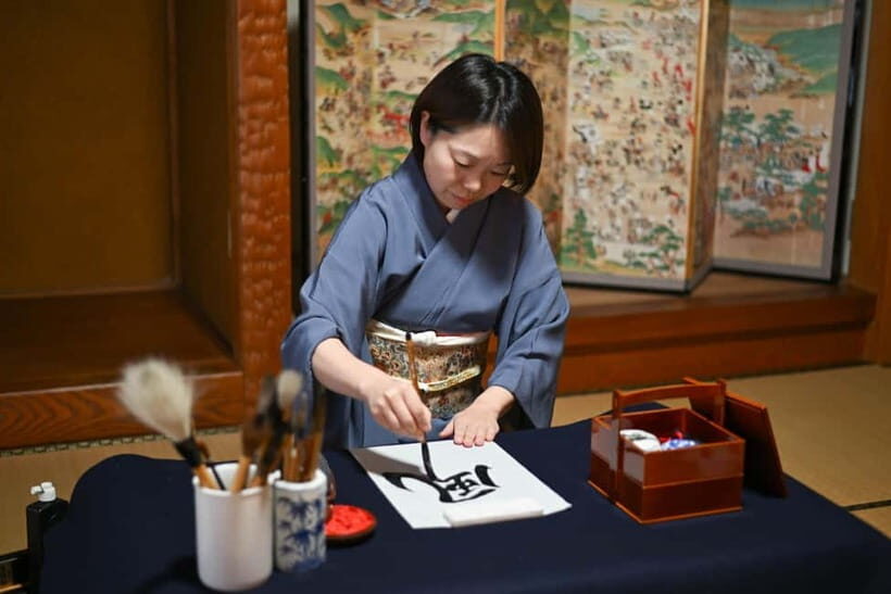 Sekigahara: Calligraphy Workshop with Uchiwa or Sensu - What You Should Know Before Booking