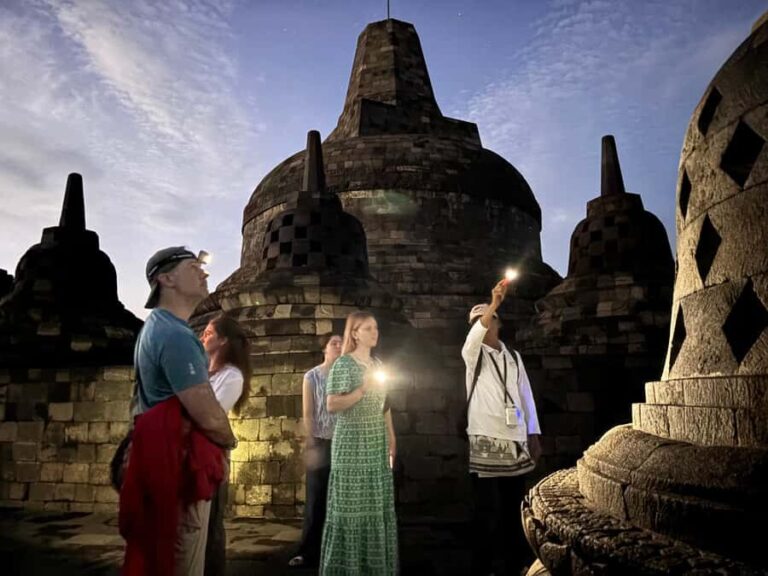 Semarang: Borobudur Private Day Tour Drop Off At Yogyakarta - Detailed Breakdown of the Experience