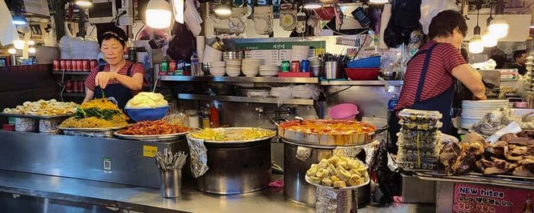 Seoul: Gwangjang Market, Naksan Park, Hidden Gems Night Tour - An In-Depth Look at the Experience