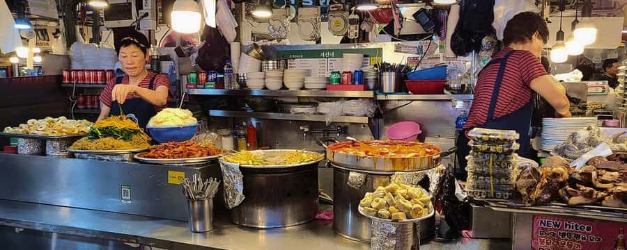 Seoul: Gwangjang Market, Naksan Park, Hidden Gems Night Tour - An In-Depth Look at the Experience