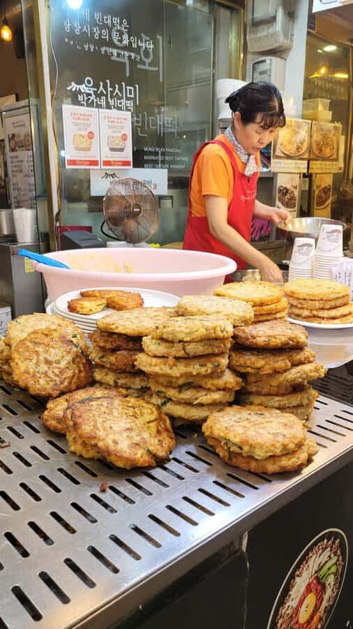 Seoul: Gwangjang Market, Naksan Park, Hidden Gems Night Tour - Transportation, Duration, and Value