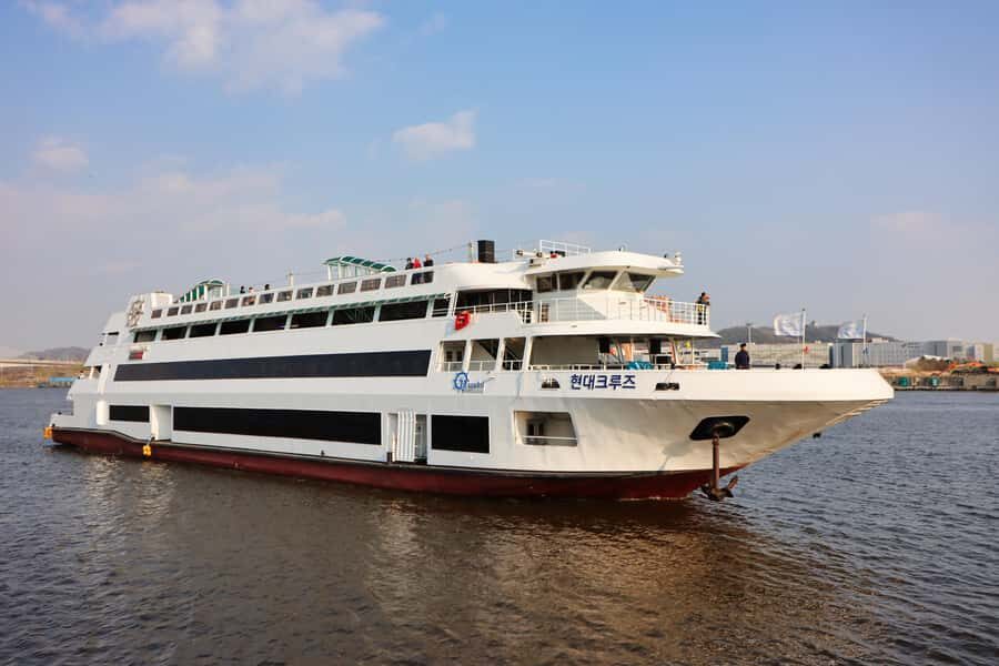 Seoul Hangang River: Music Fireworks Cruise - What to Expect During the Cruise