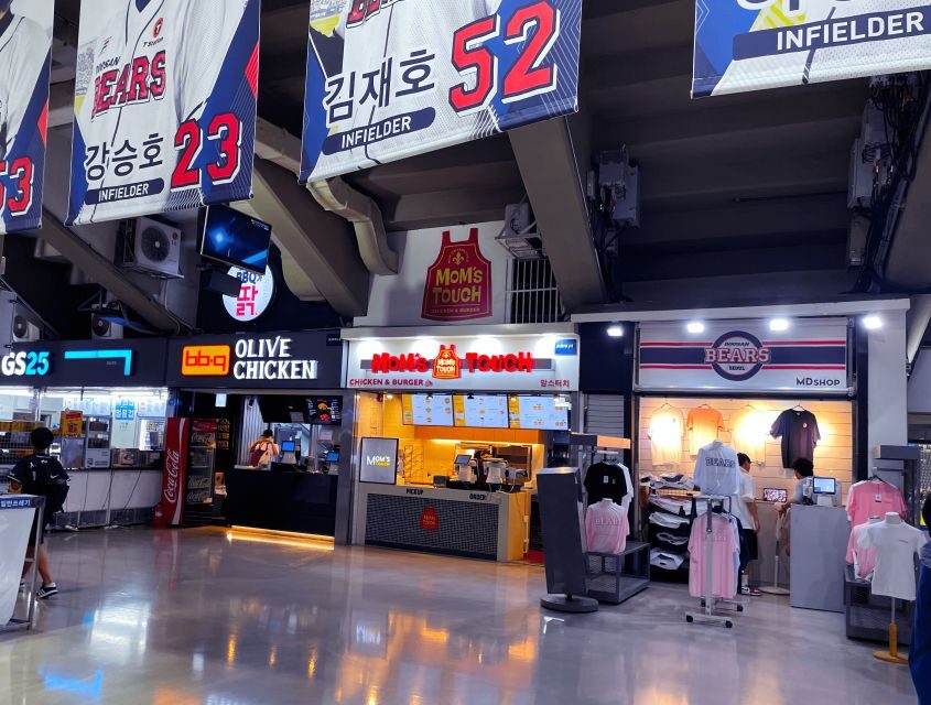 Seoul: Jamsil Baseball Stadium Game Ticket with Dinner&Beer - The Details of the Jamsil Baseball Experience