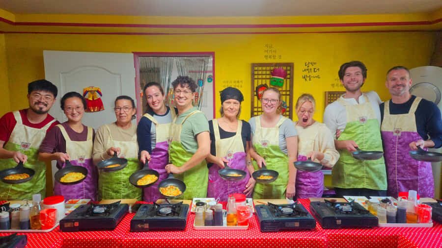 Seoul: Local Home Korean Cooking Class and Market Tour - What to Expect