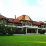 Shanghai: Art & Culture Guided tour in the French Concession & the Bund - Starting Point and First Impressions