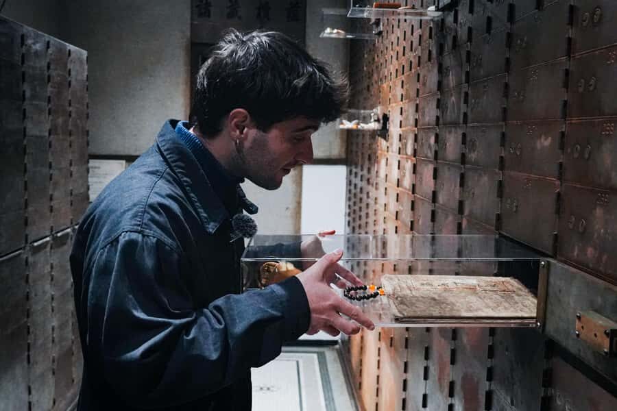 Shanghai: Finance tour a history stroll along the Bund - Practical Details and What to Expect