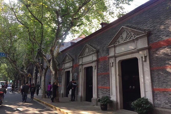 Shanghai Private Tour: Jade Buddha Temple, the Bund, Jinmao Tower, Huangpu River - Discovering China’s Silk Culture at Jiangnan Silk Museum