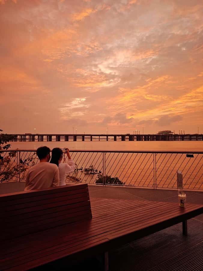 Shenzhen: Qianhai Bay to Happy Harbor Nature Walking Tour - What Makes This Tour Stand Out