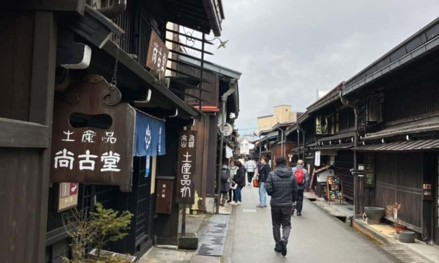 Shirakawago &Hida & Takayama SnowWall 2Days Tour from Nagoya - An In-Depth Look at the Tour Experience