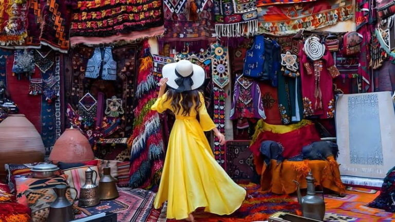 Shopping Tour of Old Delhi and New Delhi With Guide - Practical Tips for Making the Most of Your Tour